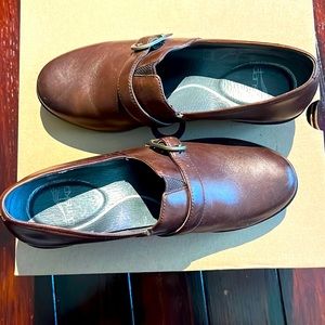 Dansko size 38. Used and in great condition.